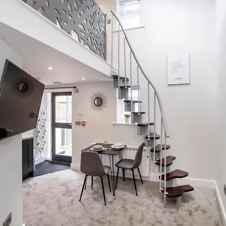 The Old - The Hole In The